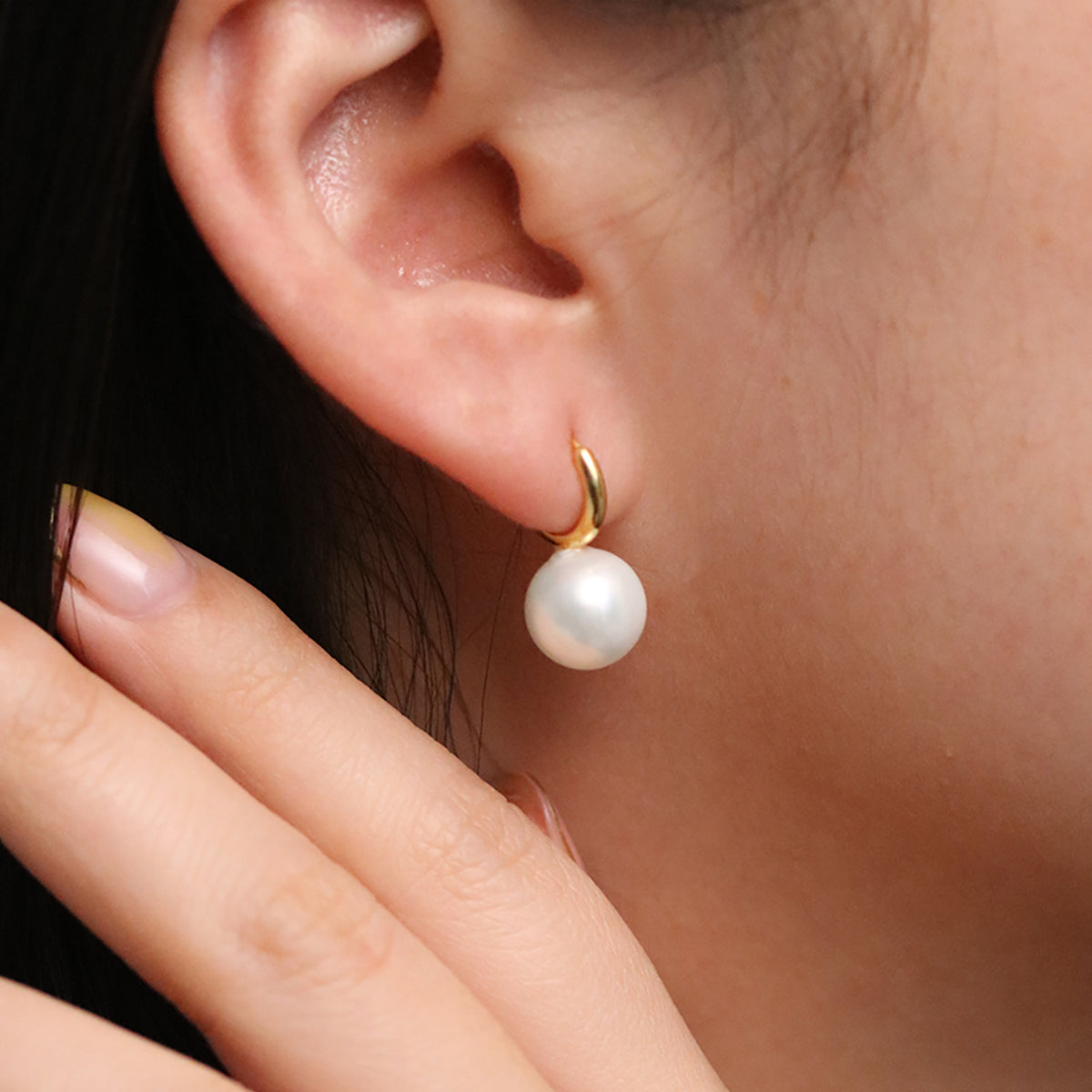 Pearl drop huggie earrings-2