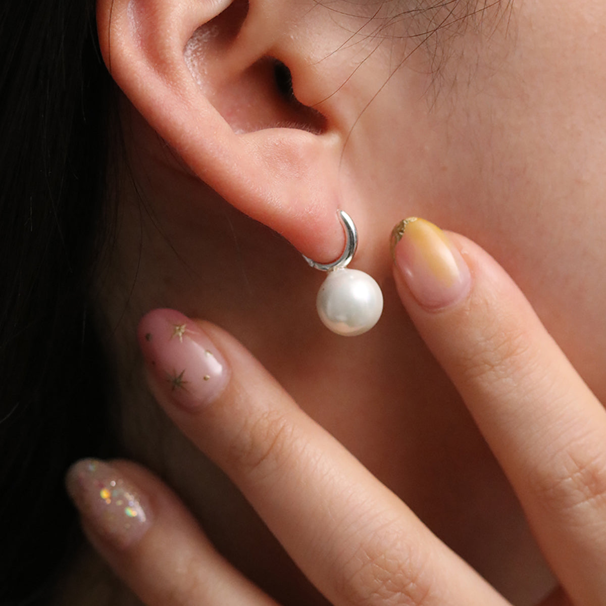 Pearl drop huggie earrings-3